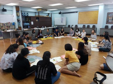 อาสาสมัคร เขียนศิลป์บนเสื้อเพื่อผู้ป่วยเรื้อรัง 21 ก.ค. 62 T-Shirt Painting Volunteer to Support Chronically Ill Patients in Thailand; July, 21, 19